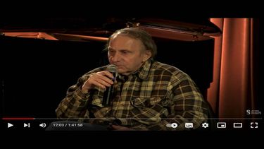 El novelista y ensayista francés Michel Houellebecq. Un tribunal rechazó la demanda que hizo el escritor en contra de una película en la que participó y que ahora asegura que lo hace ver como un actor porno.