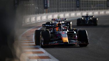 El piloto holandés de Red Bull, Max Verstappen, corre durante la segunda sesión de práctica para el Gran Premio de Fórmula 1 en Miami.