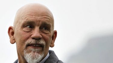 En una entrevista hoy en la cadena de radio BBC 4, Malkovich describió la obra como una comedia negra sobre un magnate del cine que se comporta muy mal.