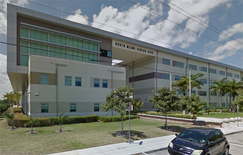 Fachada del colegio North Miami Senior High School. (CORTESÍA)