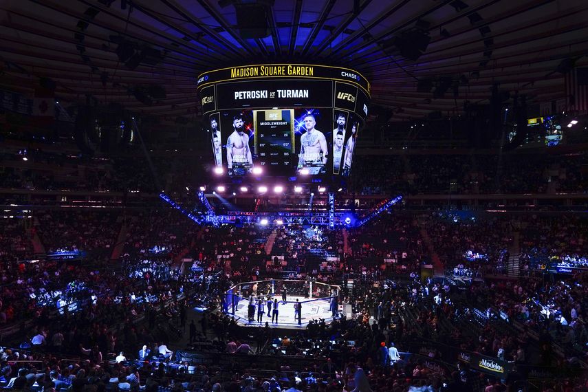 La foto del sábado 12 de noviembre de 2022 muestra la función UFC 281 en Nueva York.