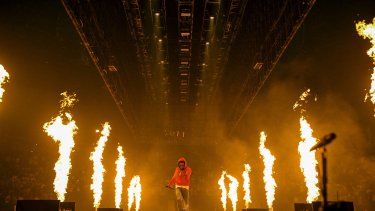 Kendrick Lamar actúa en el escenario durante The Pop Out – Ken & Friends Presentado por pgLang y Free Lunch en The Kia Forum el 19 de junio de 2024 en Inglewood, California.