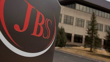 Los ejecutivos de la empresa brasileña JBS&nbsp;decidieron confesar ante las autoridades a cambio de una reducción de sus futuras penas.