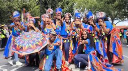 El Carnaval de Notting Hill da comienzo en un fin de semana en el que celebra sus bodas de diamante, con el desfile de los más pequeños por las calles del barrio londinense.