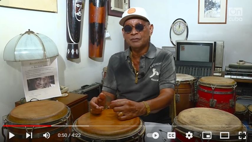 El percusionista cubano Oscar Valdés.