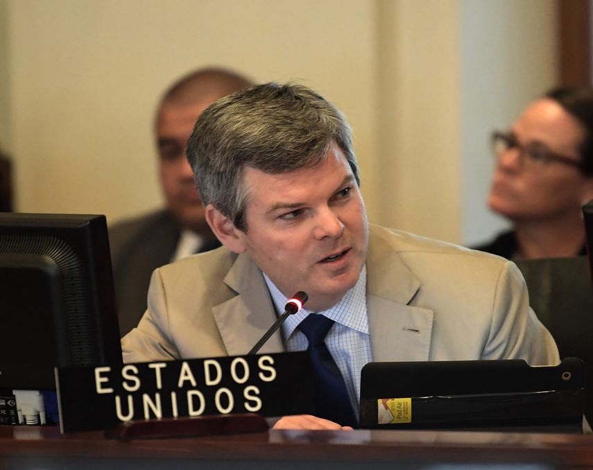 El diplomático Kevin Sullivan presentó hoy al canciller de Nicaragua, Denis Moncada, sus cartas credenciales que lo acreditan como nuevo embajador de Estados Unidos ante el Gobierno del presidente Daniel Ortega.