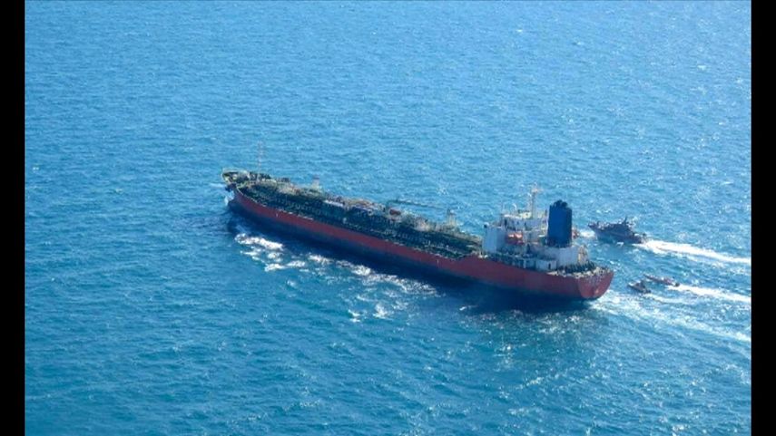 Los Guardianes de la Revolución, el ejército de élite de Irán, capturó este lunes un petrolero con bandera surcoreana en las aguas&nbsp;del Golfo.&nbsp;