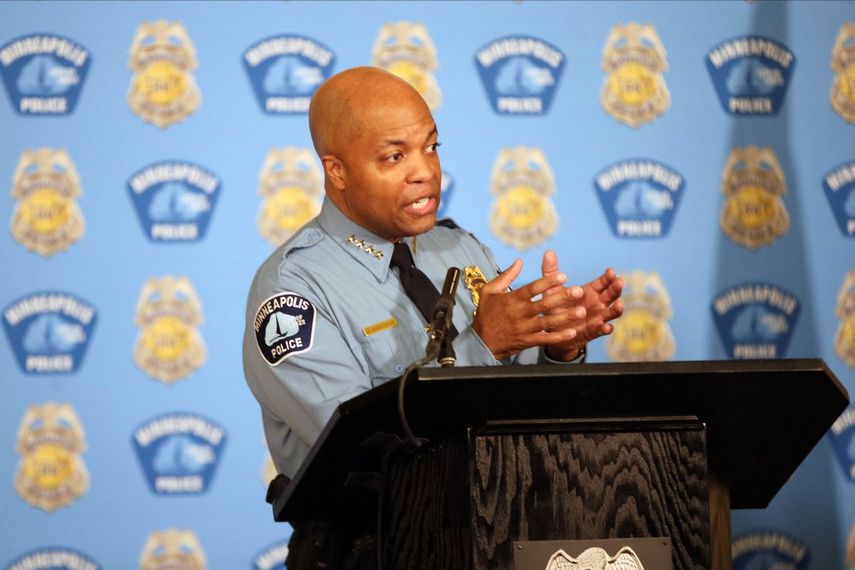 El jefe de la polic&iacute;a de Minneapolis, Medaria Arradondo, habla con la prensa para discutir reformas policiales, el mi&eacute;rcoles, 10 de junio del 2020, en Minneapolis.