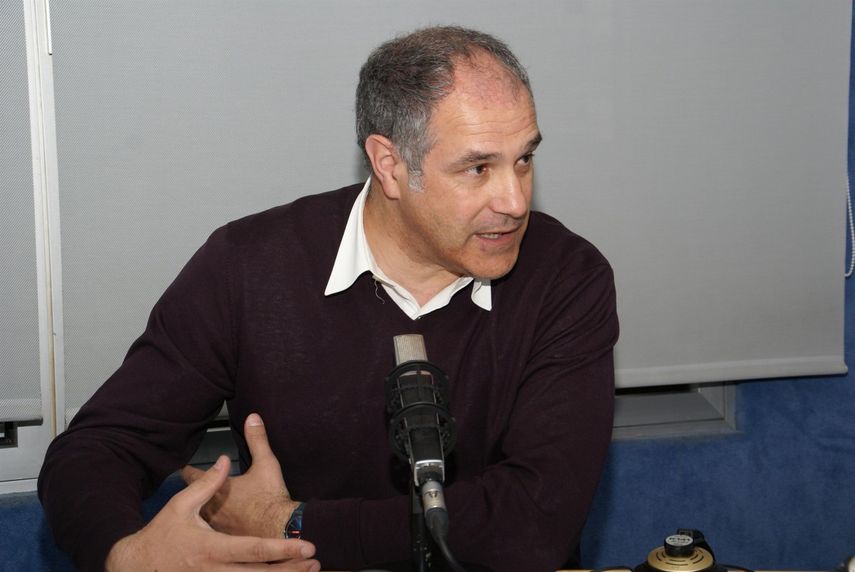 Zubizarreta ha contratado a jugadores como Cesc Fábregas, Neymar, Alexis Sánchez y Alex Song. (ARCHIVO)