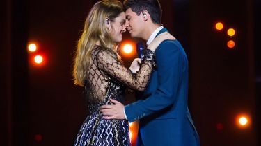 Amaia y Alfred, los representantes españoles de Eurovisión, durante su segundo ensayo hoy el el Altice Arena de Lisboa.