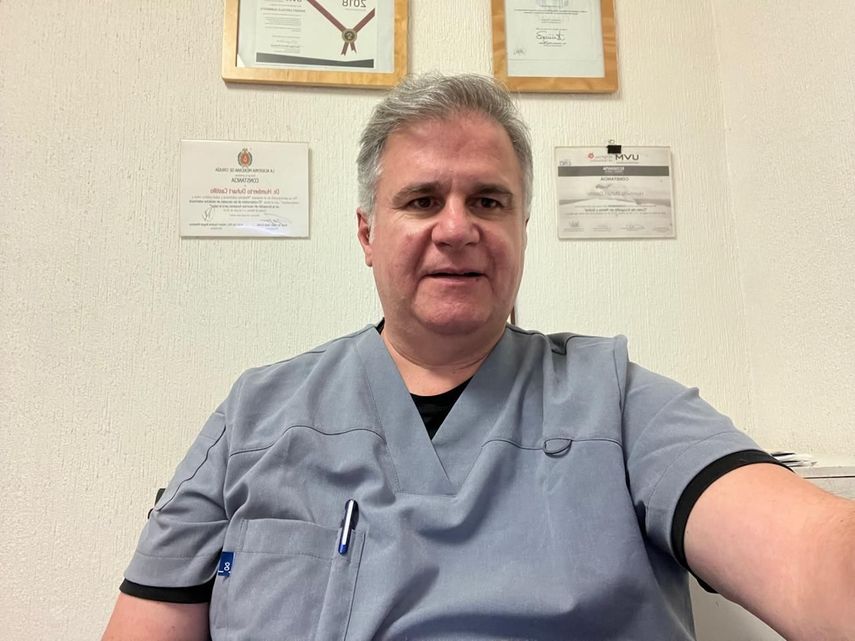 El médico veterinario Humberto Gabriel Duhart Castillo.