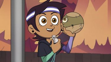En esta imagen difundida por Disney Channel, el personaje de Luz Noceda en una escena de la serie animada The Owl House. La serie creada por Dana Terrace es coprotagonizada por este personaje bisexual, cuya voz hace la actriz Sarah-Nicole Robles.