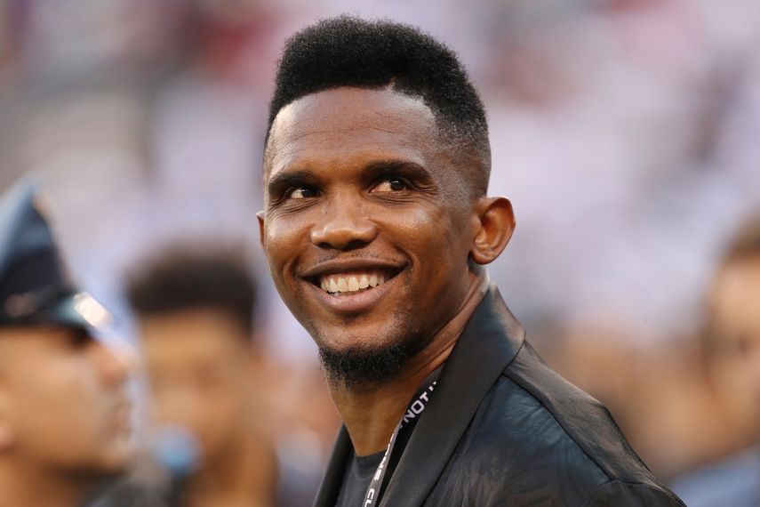 En esta imagen de archivo, Samuel Etoo observa un calentamiento antes de un partido de la International Champions Cup entre Atlético de Madrid y Real Madrid, el 26 de julio de 2019, en East Rutherford, Nueva Jersey.