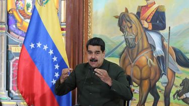 Me declaro en batalla contra los que pretenden insurreccionar y enfrentar el sistema electoral venezolano, amenazó Maduro