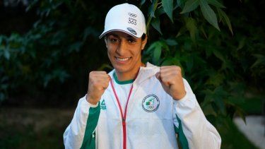 La boxeadora argelina, Imane Khelif posa para una foto luego de una entrevista con SNTV en los Juegos Olímpicos de Verano 2024, el domingo 4 de agosto de 2024, en París, Francia.&nbsp;