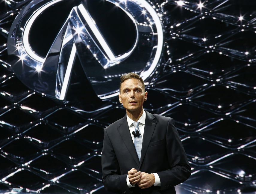 La marca de lujo Infiniti anunció que presentará en el&nbsp;Salón&nbsp;del&nbsp;Automóvil&nbsp;de Los Ángeles un nuevo vehículo que incluirá novedades tecnológicas no vistas hasta el momento en el sector.&nbsp;