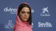 La actriz española Macarena Gómez posa en la alfombra azul de la 37 gala de los premios Goya en Sevilla, sur de España, el 11 de febrero de 2023.
