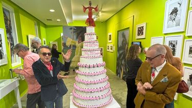 Alexis Rodríguez-Duarte y Tico Torres presentan oficialmente la exposición Happy 100th Birthday! Celia! ¡Feliz 100 Cumpleaños! en el Coral Gables Museum,