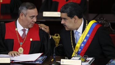 Maikel José Moreno Pérez y el dictador Nicolás Maduro.