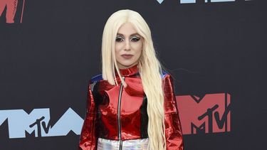 En esta fotograf&iacute;a del 26 de agosto de 2019 Ava Max llega a los MTV Video Music Awards en Newark, Nueva Jersey.&nbsp;