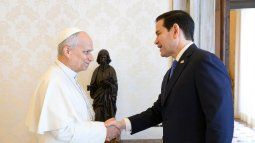 Esta fotografía, tomada y distribuida el 7 de mayo de 2026 por los Medios Vaticanos, muestra al Papa León XIV durante una audiencia privada con el Secretario de Estado de EE. UU., Marco Rubio, en el Vaticano. Esta fotografía, tomada y distribuida el 7 de mayo de 2026 por los Medios Vaticanos, muestra al Papa León XIV durante una audiencia privada con el Secretario de Estado de EE. UU., Marco Rubio, en el Vaticano.