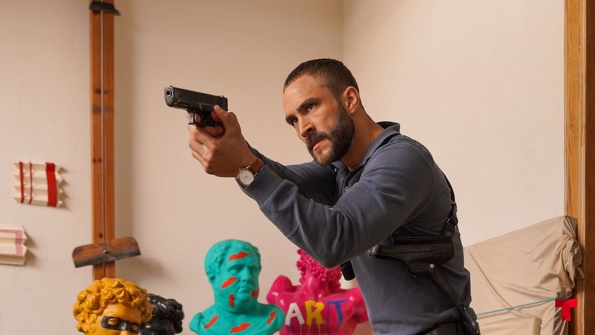 El actor Roberto Romano en una escena de Lobo, morir matando.