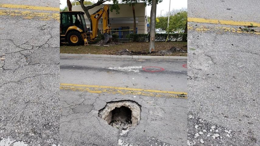 Vista del túnel descubierto en Pembroke Pines y que se dirigía hacia un banco Chase.