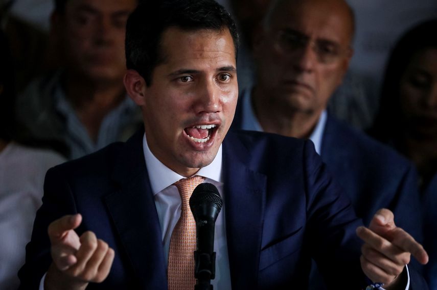 Juan Guaidó, líder del Parlamento y presidente encargado de Venezuela, habla durante una rueda de prensa en la sede del partido Voluntad Popular en Caracas.