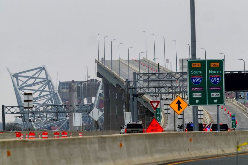 Vista de los restos del puente Francis Scott Key desde Dundalk, Maryland, el miércoles 27 de marzo de 2024.