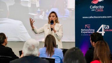 Catalina López es la CEO de Cafecito con Cata, empresa diseñada para inspirar a migrantes, emprendedores e inversionistas.