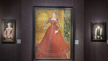 Algunos de los cuadros de la exposición de pintura Isabel I: Reina y corte en Philip Mould & Co en Londres.