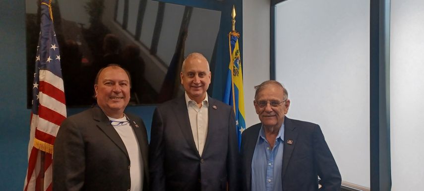 La organización Independent Venezuelan American Citizens (IVAC), que preside Ernesto Ackerman,&nbsp; se reunió con el congresista Mario Díaz-Balart, el congresista Carlos Giménez y el equipo del Senador Rick Scott