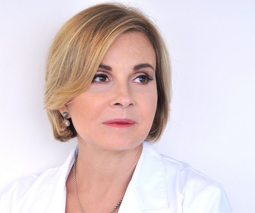 La Doctora Beatriz Amendola es una oncóloga de radiación altamente respetada y miembro de honor de las principales sociedades médicas de la especialidad en los Estados Unidos, América Latina y Europa, con más de 35 años de exitoso ejercicio profesional