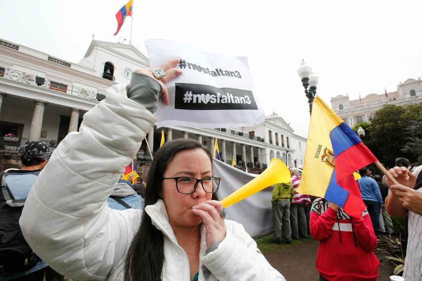 Amigos y compañeros de trabajo de los&nbsp;periodistas&nbsp;secuestrados en la zona fronteriza con Colombia, protestan por la pronta liberación.&nbsp;