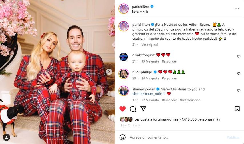 Paris Hilton y su familia en navidad.