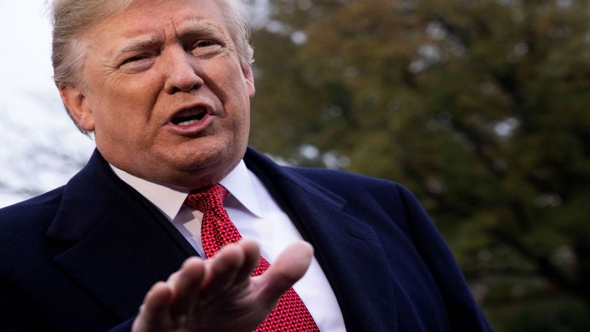 El presidente estadounidense, Donald&nbsp;Trump, conversa con los medios desde la Casa Blanca en Washington.