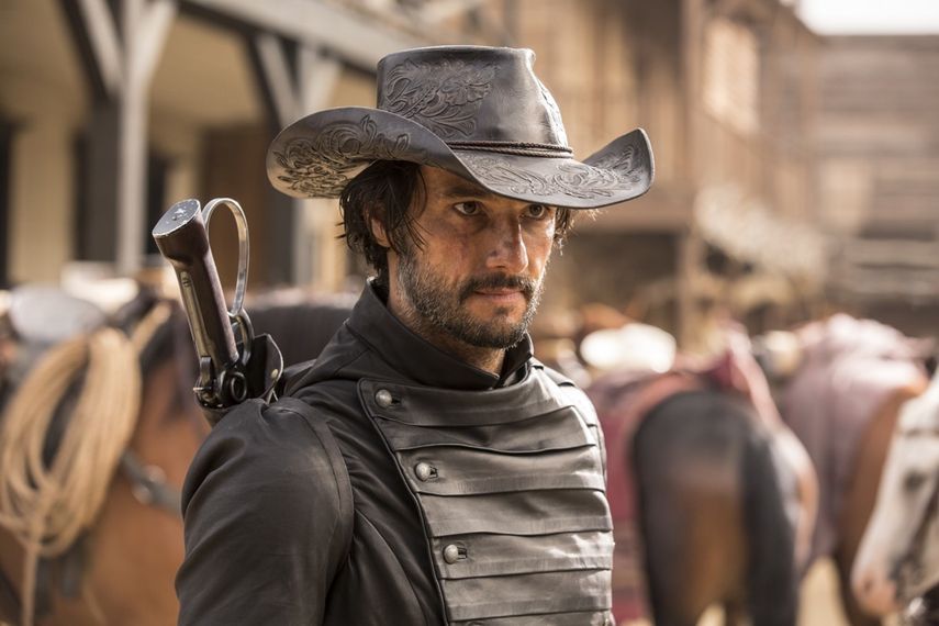 El actor Rodrigo Santoro en la serie Westworld.