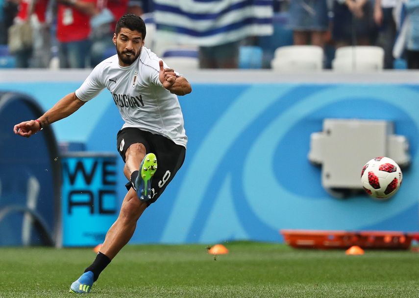 Junto al blaugrana han llegado a la capital británica Giorgian De Arrascaeta, del Cruzeiro, el portero Martín Campaña, de Independiente, y Emiliano Velázquez, del Rayo Vallecano.