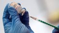 Personal médico de la organización de ayuda Malteser prepara jeringas con la vacuna de Moderna contra el coronavirus. Personal médico de la organización de ayuda Malteser prepara jeringas con la vacuna de Moderna contra el coronavirus.