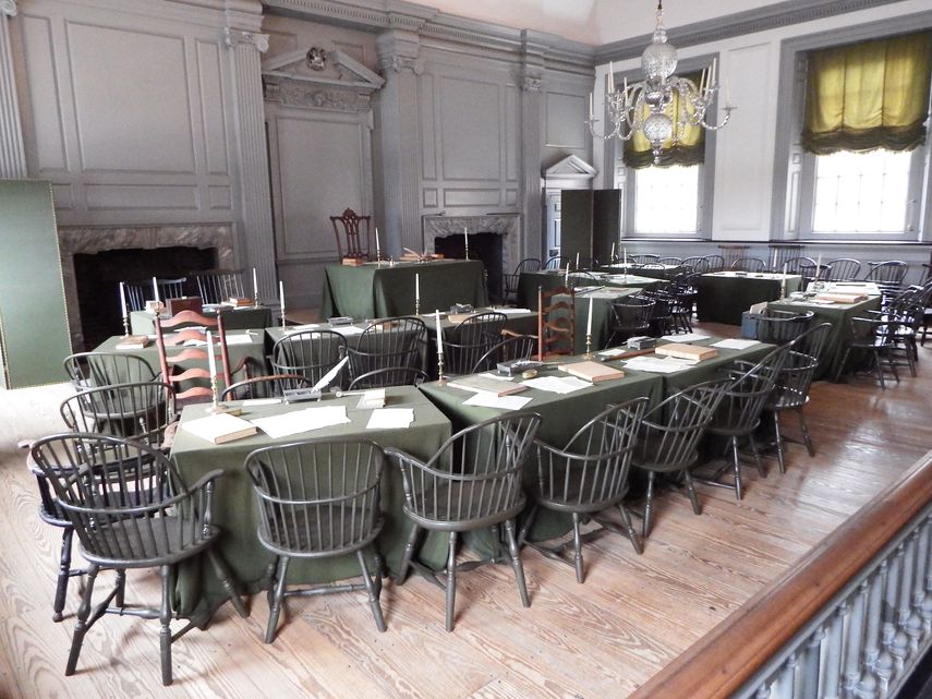 En esta sala de la antigua casa casa de la asamblea de Pennsylvania se adoptó la Declaración de Independencia.