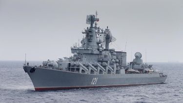 En esta foto proporcionada por el Servicio de Prensa del Ministerio de Defensa de Rusia, el crucero de misiles ruso Moskva está patrullando en el Mar Mediterráneo cerca de la costa siria el 17 de diciembre de 2015.&nbsp;