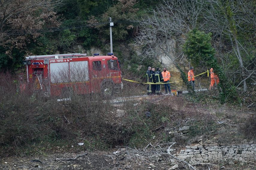 Por el momento, se desconocen las circunstancias del accidente y la identidad de sus ocupantes.