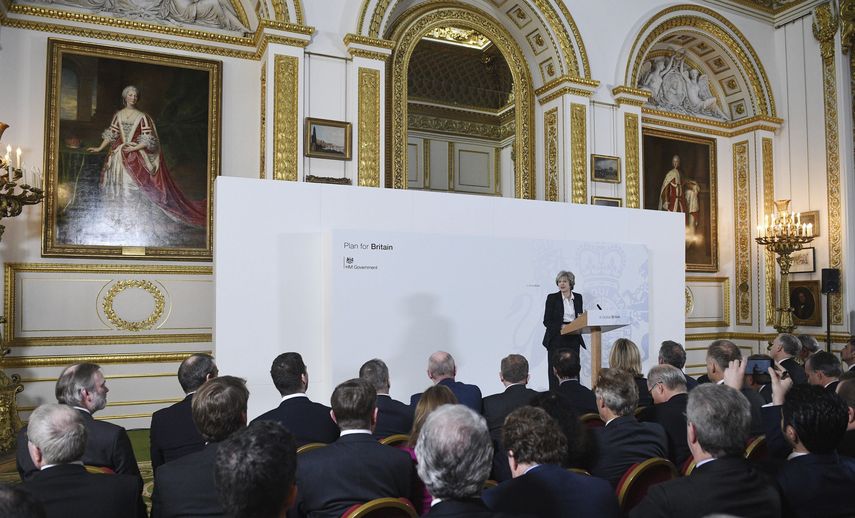 La primera ministra británica, Theresa May, pronuncia un discurso sobre cómo ejecutará su plan para el brexit en Londres (Reino Unido)