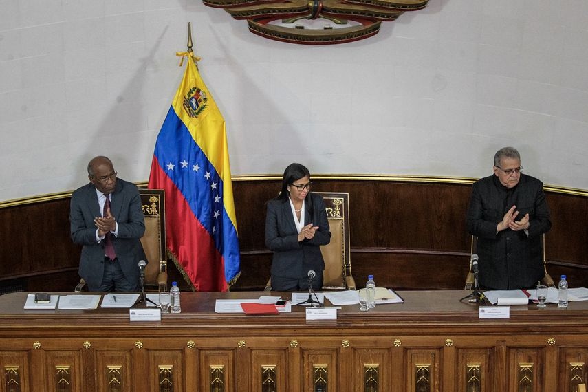 El dictador venezolano, Nicolás Maduro, insistió en que quien no reconozca la Asamblea Constituyente no podrá ser gobernador.
