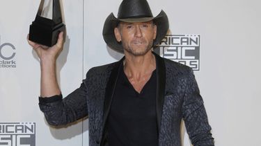 &nbsp;El cantante Tim McGraw se llevó su galardón a la&nbsp;Mejor canción de Country