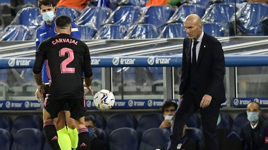 El entrenador del Real Madrid, Zinédine Zidane, aseguró que piensa cumplir su contrato y que no va a pedir nada a mayores, solo seguir trabajando