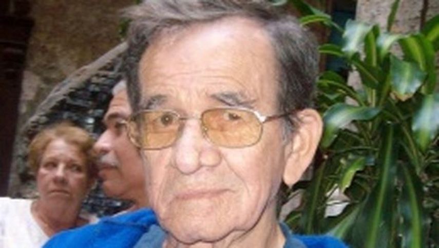 El primer cuento de su autoría, fue publicado en 1963 en la revista Bohemia, lo que dio paso a que sus escritos aparecieran en ediciones como La Gaceta de Cuba y Revolución y Cultura, entre otras. (ECUR