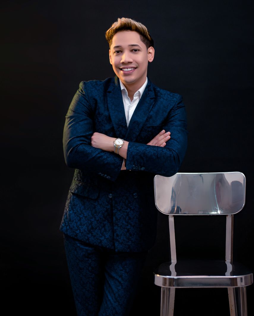 El Dr. Milton Herrera, odontólogo.