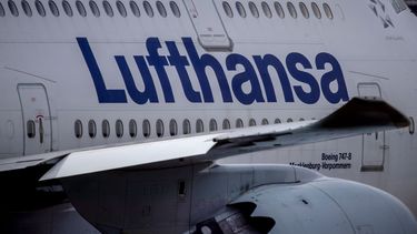 Un Boeing 747 de Lufthansa en el aeropuerto de Fráncfort, Alemania.
