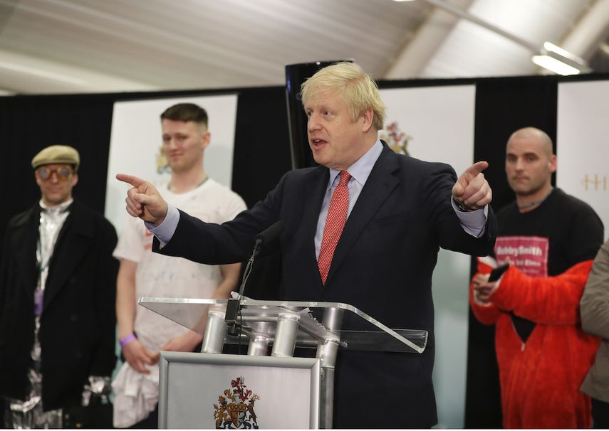 El primer ministro de Gran Breta&ntilde;a y l&iacute;der del Partido Conservador, Boris Johnson, gesticula durante un discurso tras conocer los resultados de las elecciones generales en la circunscripci&oacute;n de Uxbridge y South Ruislip, en la Brunel University en Uxbridge, Londres, el 13 de diciembre de 2019.&nbsp;